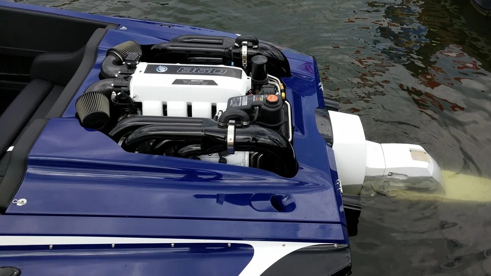 Sterndrive engine and drive unit closeup view